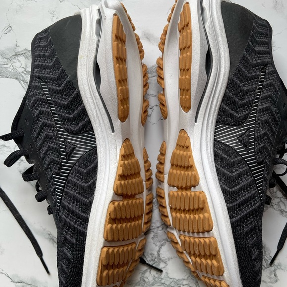 Mizuno Wave Rider 24 - Picture 2 of 6